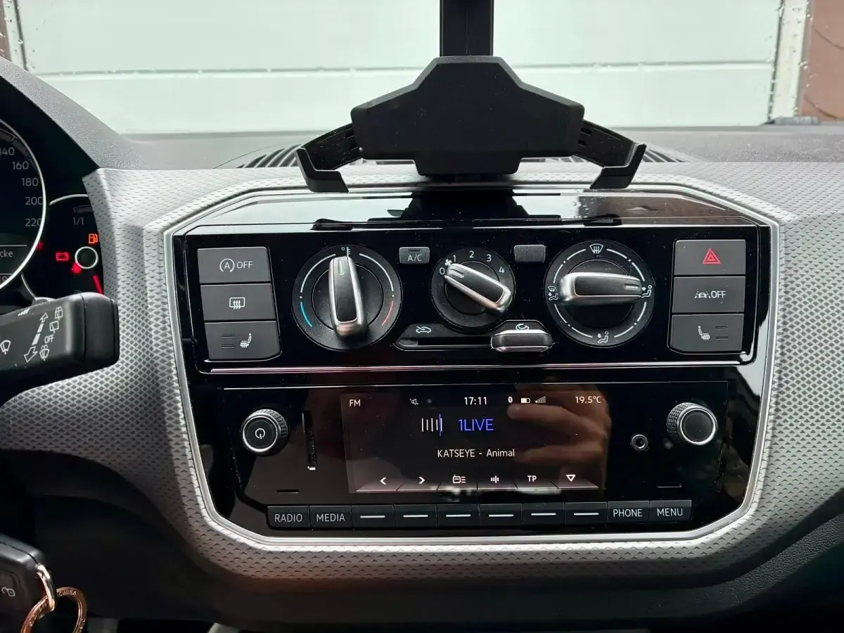 Gebraucht VW up! Active 65 PS (47 kW) 2022 Weiß Kleinwagen