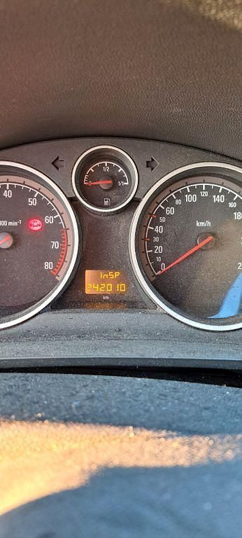 Gebraucht Opel Zafira Edition 140 PS (102 kW) 2009 Silber Van / Kleinbus