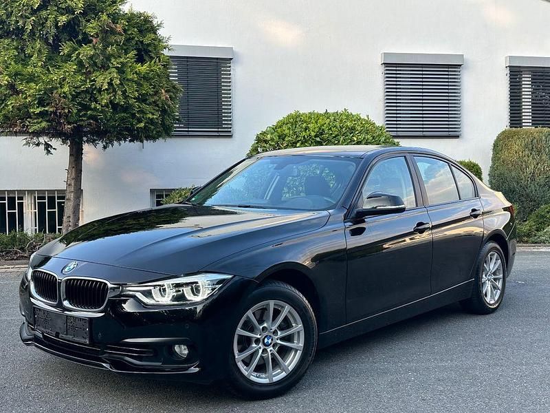 Schwarz Gebraucht 2016 BMW 318 Advantage Limousine | 15.490 € (Fairer Preis) - Bild 1/4