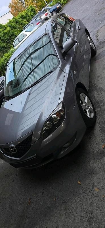 Grau Gebraucht 2003 Mazda 3 Limousine | 1.299 € (Guter Preis) - Bild 1/4
