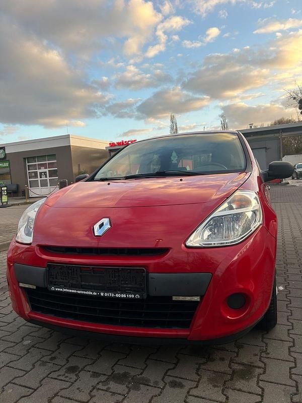 Second-hand Renault Clio IV 75 CP (55 kW) 2012 Roșu Berlinǎ