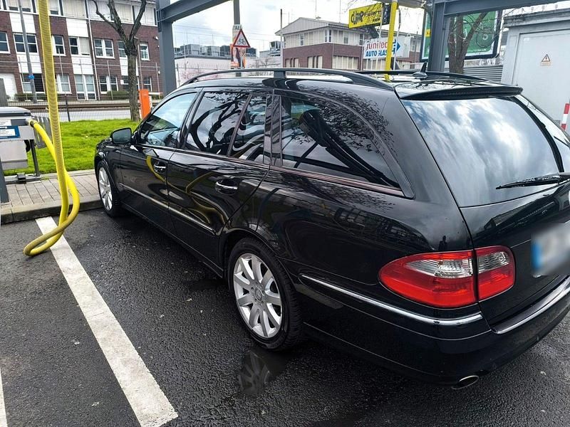 Gebraucht Mercedes E350 272 PS (200 kW) 2007 Schwarz Kombi