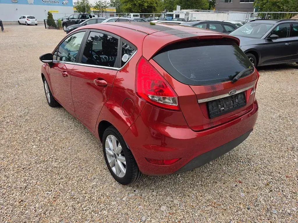 Gebraucht Ford Fiesta Ghia 82 PS (60 kW) 2008 Rot Kleinwagen