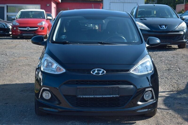 Schwarz Gebraucht 2016 Hyundai i10 Passion Kleinwagen | 6.999 € (Guter Preis) - Bild 1/4