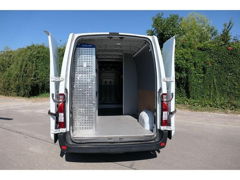 Weiss Gebraucht 2017 Renault Master Van | 19.873 € (Teuer) - Bild 1/4