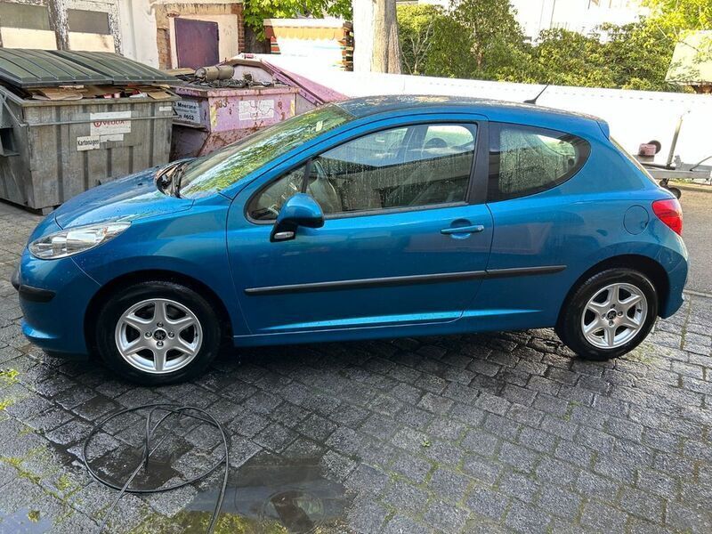 Blau Gebraucht 2006 Peugeot 207 Tendance Limousine | 5.499 € - Bild 1/4