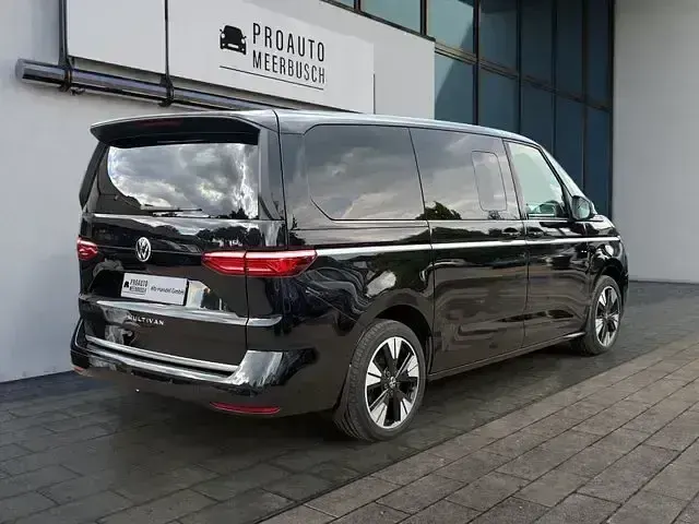 Gebraucht VW Multivan Style 150 PS (110 kW) 2025 Schwarz Van / Kleinbus