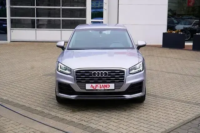 Gebraucht Audi Q2 S-Line 150 PS (110 kW) 2020 Silber SUV