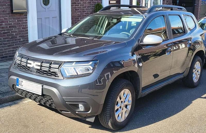 Gebraucht Dacia Duster Expression 131 PS (96 kW) 2023 Grau SUV