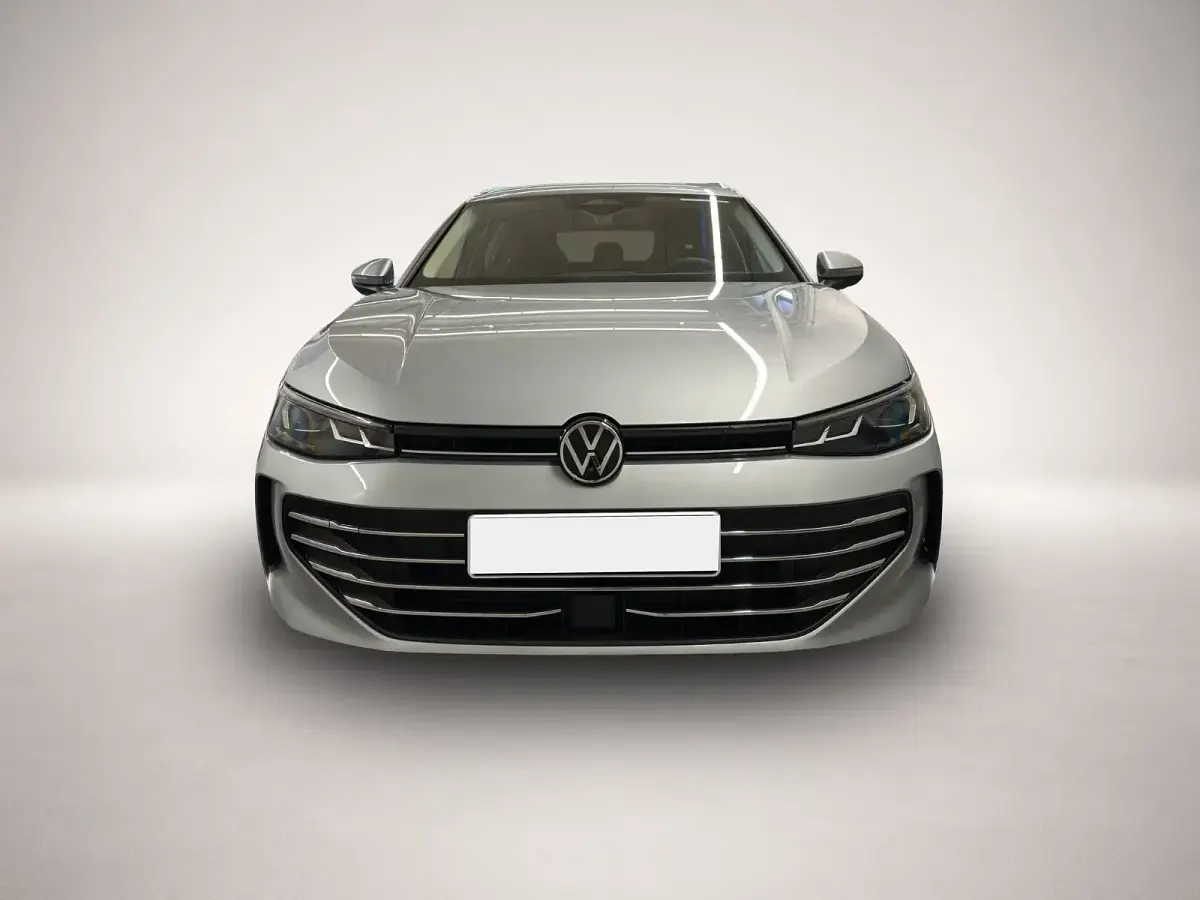 Gebraucht VW Passat Business 150 PS (110 kW) 2025 Silber Kombi