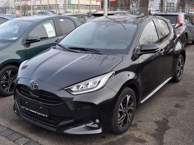 Schwarz Neu 2025 Toyota Yaris Hybrid Kleinwagen | 22.950 € (Superpreis) - Bild 1/4