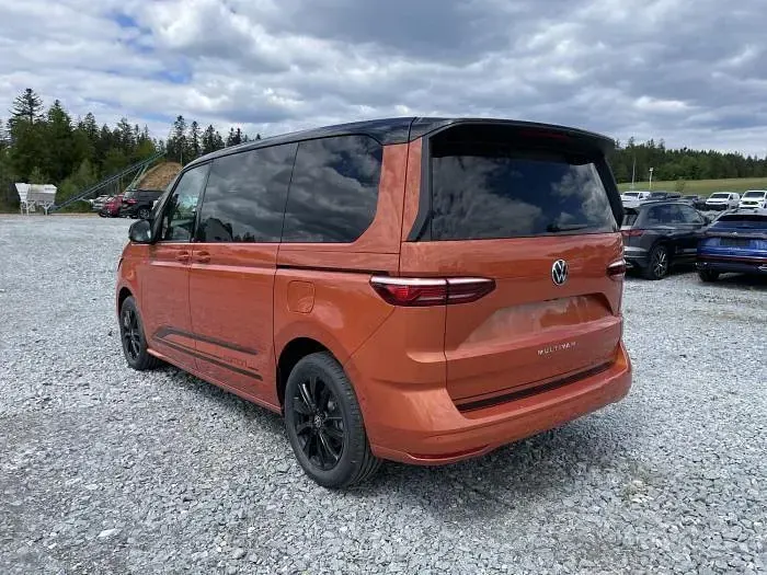 Neu VW Multivan Life 150 PS (110 kW) 2026 Orange, energetic orange metallic (4m) Van / Kleinbus