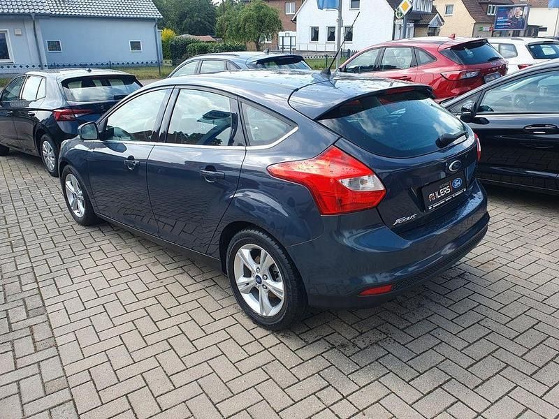 Gebraucht Ford Focus SYNC Edition 125 PS (91 kW) 2013 Grau Limousine