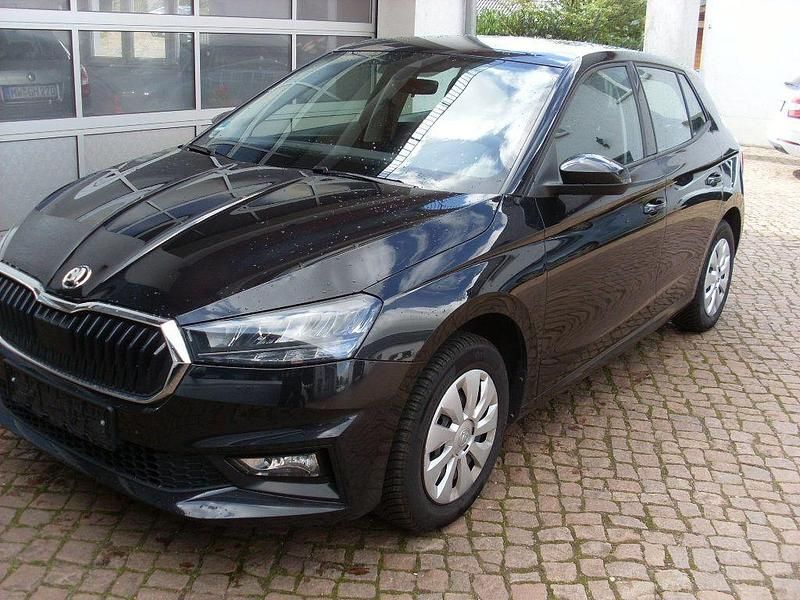 Schwarz Gebraucht 2024 Skoda Fabia Essence Limousine | 14.800 € (Guter Preis) - Bild 1/4