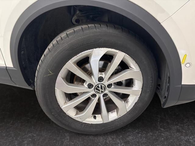 Gebraucht 2024 VW T-Roc Style SUV | 29.505 € (Guter Preis) - Bild 1/1