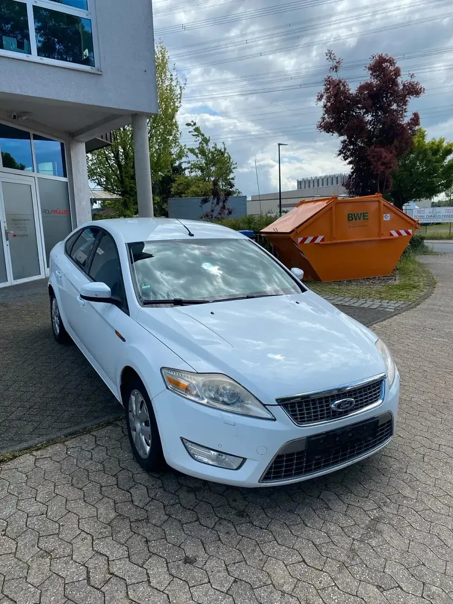 Używany Ford Mondeo 140 KM (102 kW) 2010 Biały Sedan/Limuzyna