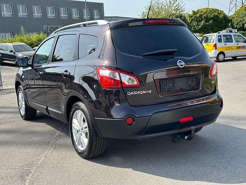 Gebraucht Nissan Qashqai +2 131 PS (96 kW) 2011 Violett SUV