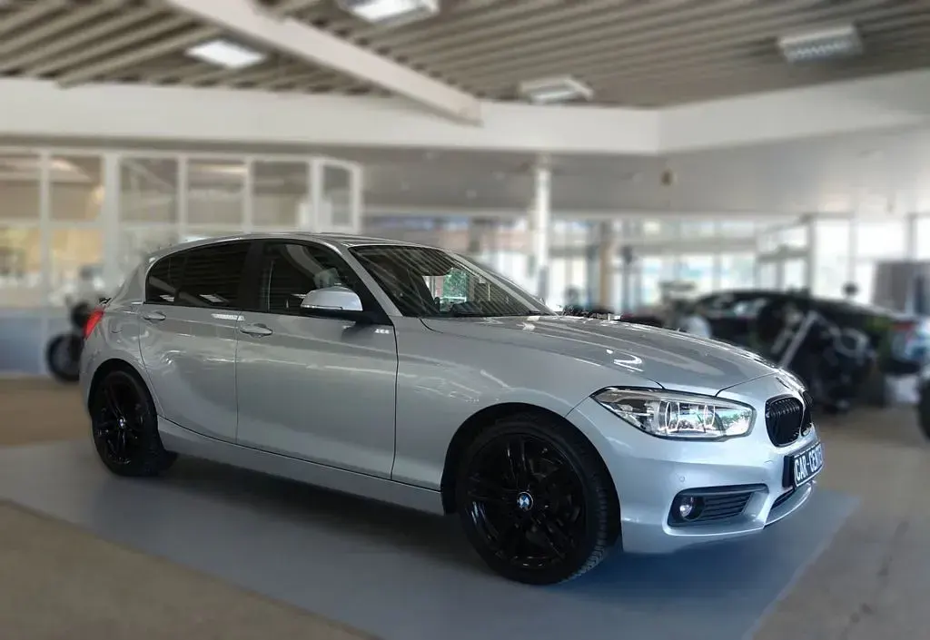 Gebraucht BMW 116 Advantage 116 PS (85 kW) 2019 Glaciersilber (metallic) Kleinwagen