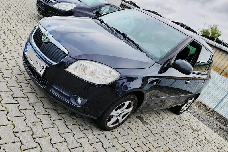 Schwarz Gebraucht 2010 Skoda Fabia Kleinwagen | 2.350 € (Fairer Preis) - Bild 1/4