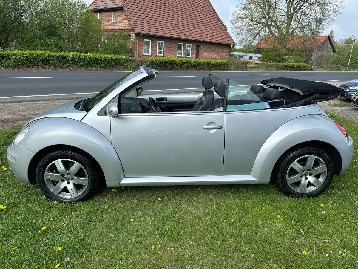 Gebraucht VW New Beetle Cabriolet 102 PS (75 kW) 2010 Silber Cabrio
