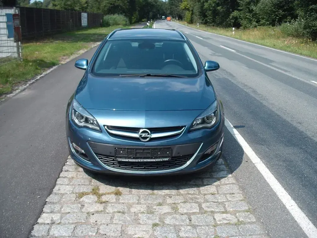 Gebraucht Opel Astra Energy 170 PS (125 kW) 2013 Blau Limousine