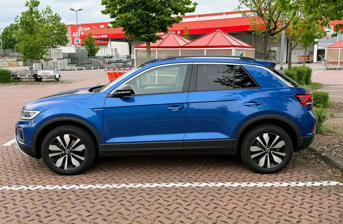 Gebraucht VW T-Roc Goal 150 PS (110 kW) 2025 Blau SUV