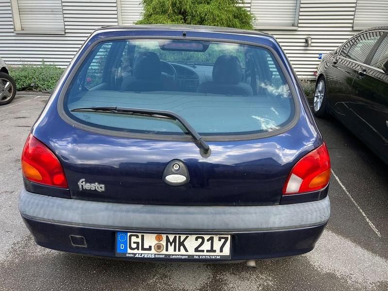 Gebraucht Ford Fiesta Style 60 PS (44 kW) 1999 Blau Limousine
