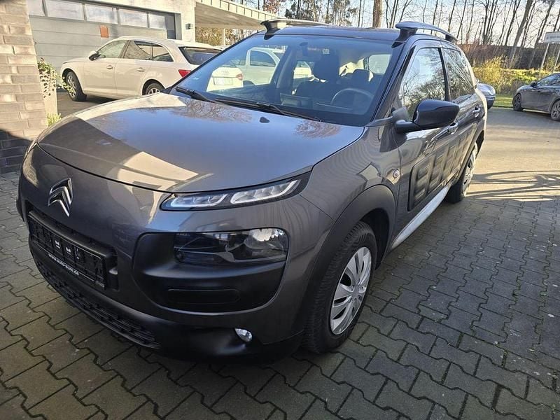 Grau Gebraucht 2017 Citroën C4 PureTech Limousine | 6.750 € (Guter Preis) - Bild 1/4