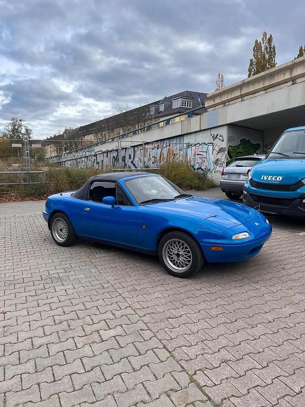 Gebraucht Mazda MX5 116 PS (85 kW) 1993 Blau Cabrio