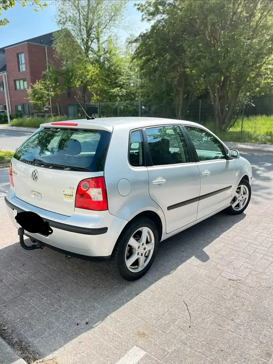 Używany VW Polo 75 KM (55 kW) 2003 Srebrny Hatchback