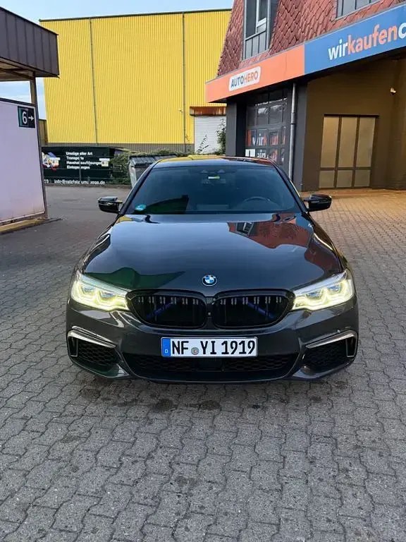 Gebraucht BMW M550 Performance 400 PS (294 kW) 2020 Grau Limousine