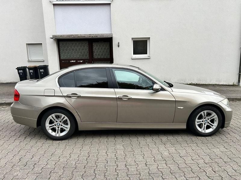 Gebraucht BMW 325 218 PS (160 kW) 2007 Beige Limousine