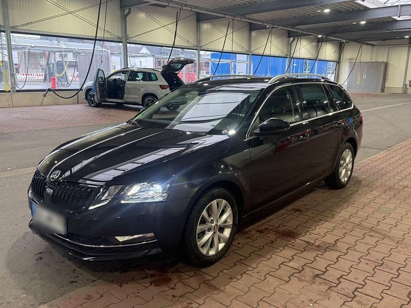 Second-hand Skoda Octavia Style 150 CP (110 kW) 2019 Negru Break