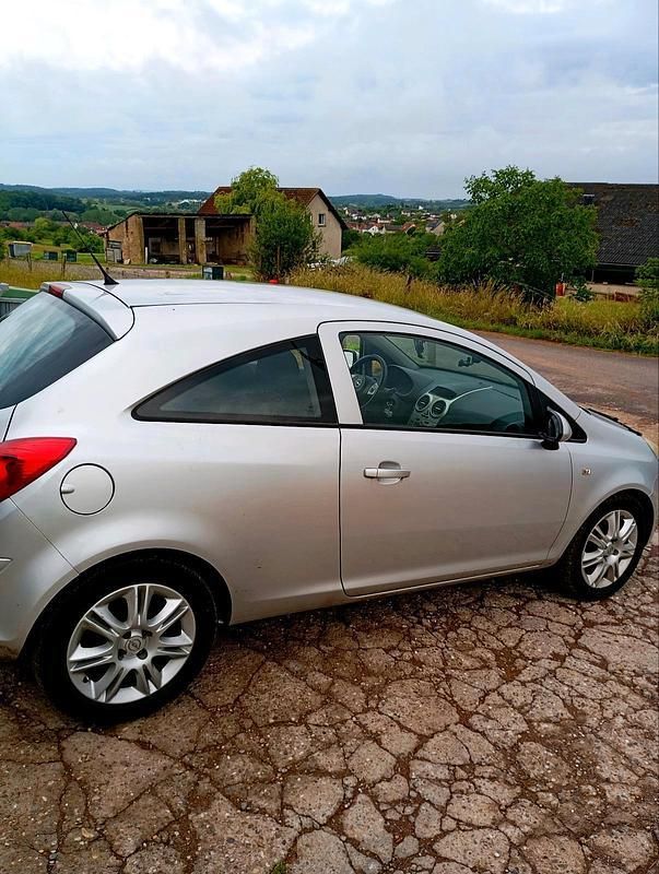 Silber Gebraucht 2008 Opel Corsa Kleinwagen | 900 € (Superpreis) - Bild 1/4