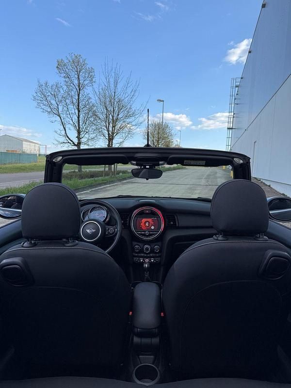 Second-hand Mini ONE 102 CP (75 kW) 2020 Negru Hatchback