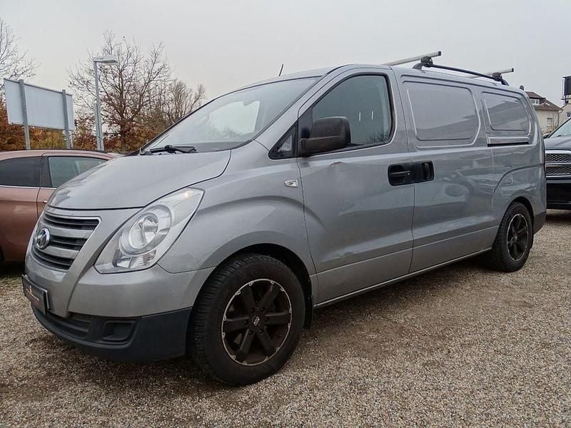 Grau Gebraucht 2015 Hyundai H-1 Van | 9.480 € (Superpreis) - Bild 1/4