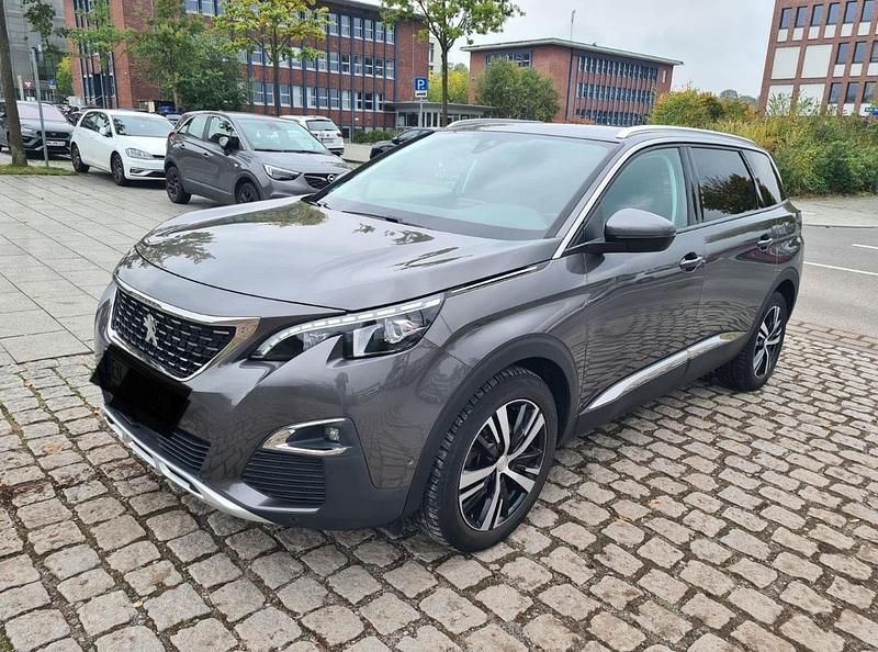 Grau Gebraucht 2017 Peugeot 5008 Allure SUV | 12.999 € (Fairer Preis) - Bild 1/4