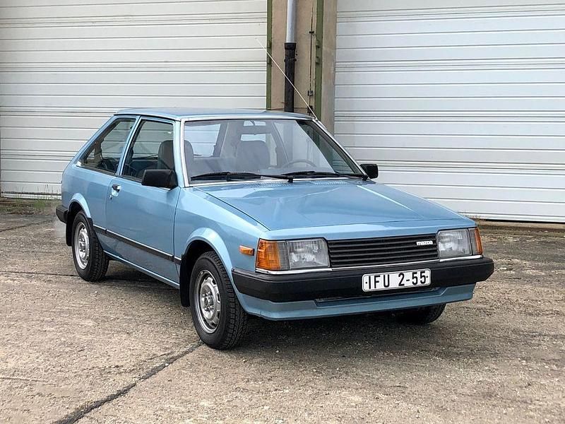 Gebraucht Mazda 323 54 PS (39 kW) 1981 Blau Limousine