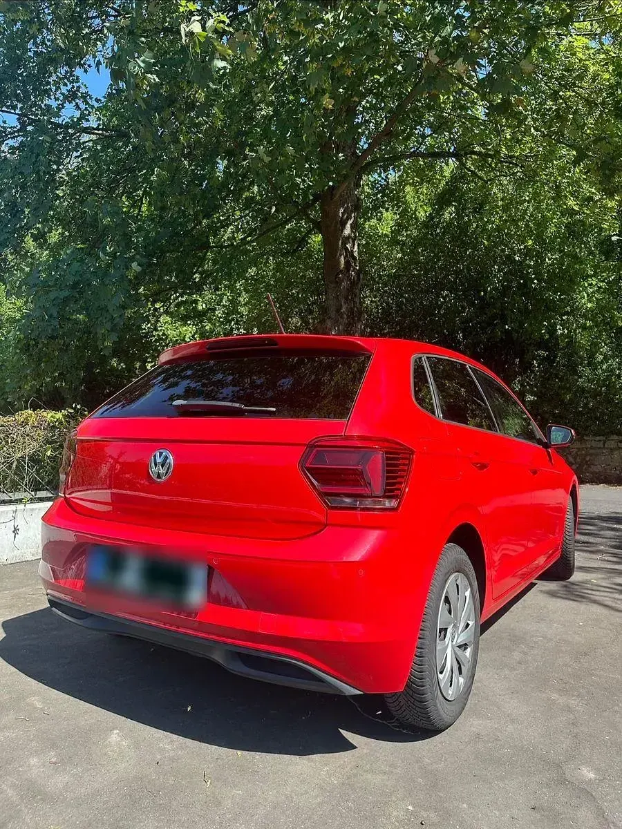 Gebraucht VW Polo Comfortline 75 PS (55 kW) 2017 Rot Kleinwagen