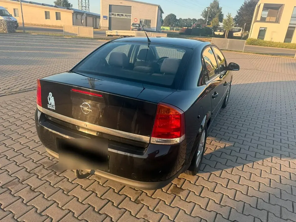Gebraucht Opel Vectra 122 PS (89 kW) 2003 Schwarz Limousine
