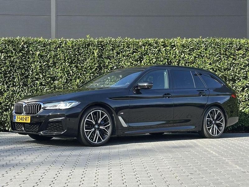 Schwarz Gebraucht 2021 BMW 540 Executive Kombi | 42.950 € (Guter Preis) - Bild 1/4