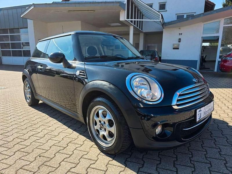 Gebraucht Mini Cooper D 111 PS (81 kW) 2014 Midnightblackmetallic Kleinwagen
