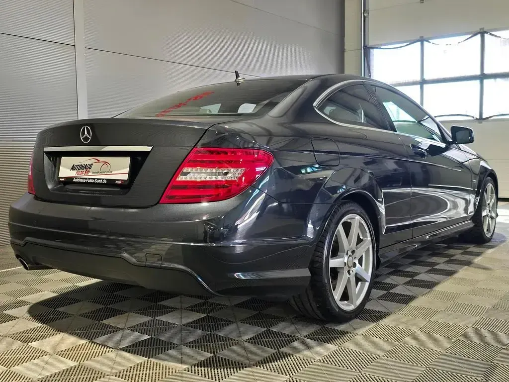 Gebraucht Mercedes C250 AMG line 204 PS (150 kW) 2011 Schwarz Coupé