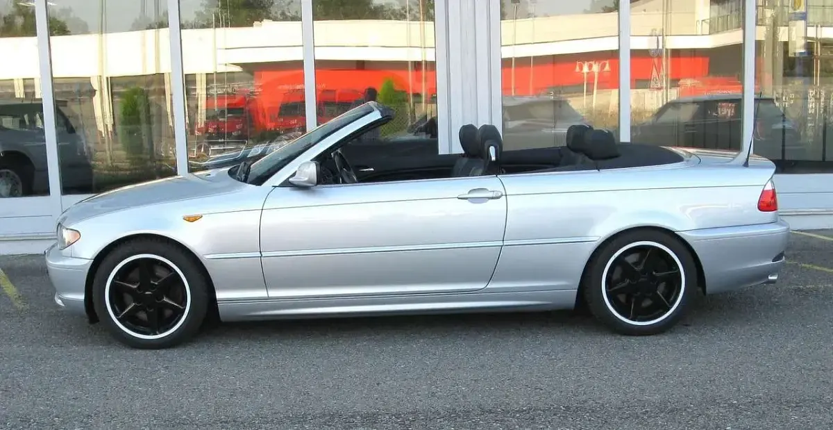 Gebraucht BMW 330 Cabriolet 231 PS (169 kW) 2003 Titansilber metallic Cabrio