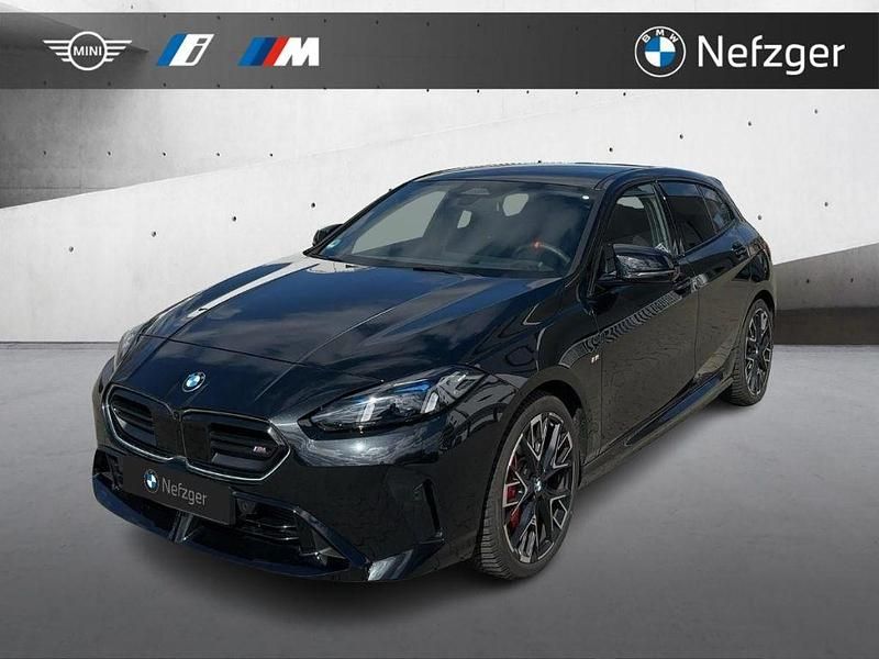 Gebraucht BMW M135 Performance 300 PS (220 kW) 2025 Schwarz Kleinwagen