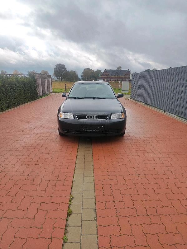 Second-hand Audi A3 102 CP (75 kW) 1998 Negru Hatchback
