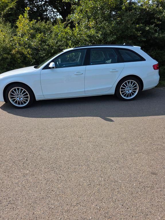 Gebraucht Audi A4 120 PS (88 kW) 2013 Weiß Kombi