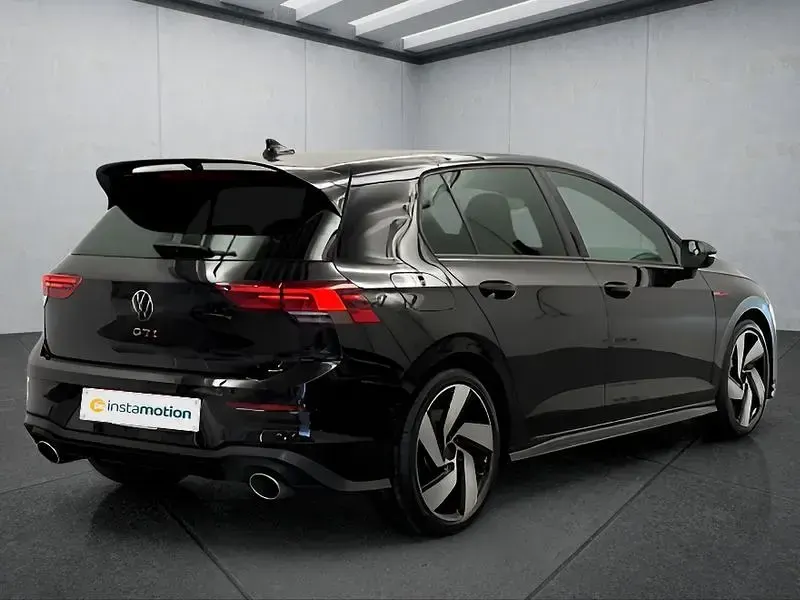 Gebraucht VW Golf VIII GTI 300 PS (220 kW) 2023 Schwarz Kleinwagen