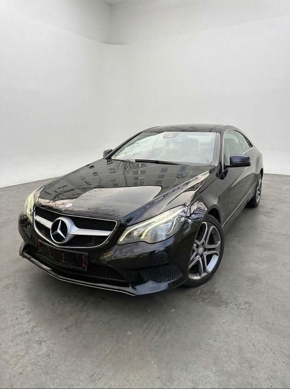 Schwarz Gebraucht 2013 Mercedes E220 Coupé | 14.400 € (Fairer Preis) - Bild 1/4