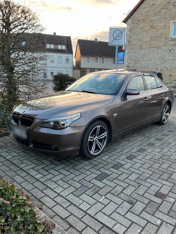 Gebraucht BMW 520 174 PS (127 kW) 2008 Braun Limousine